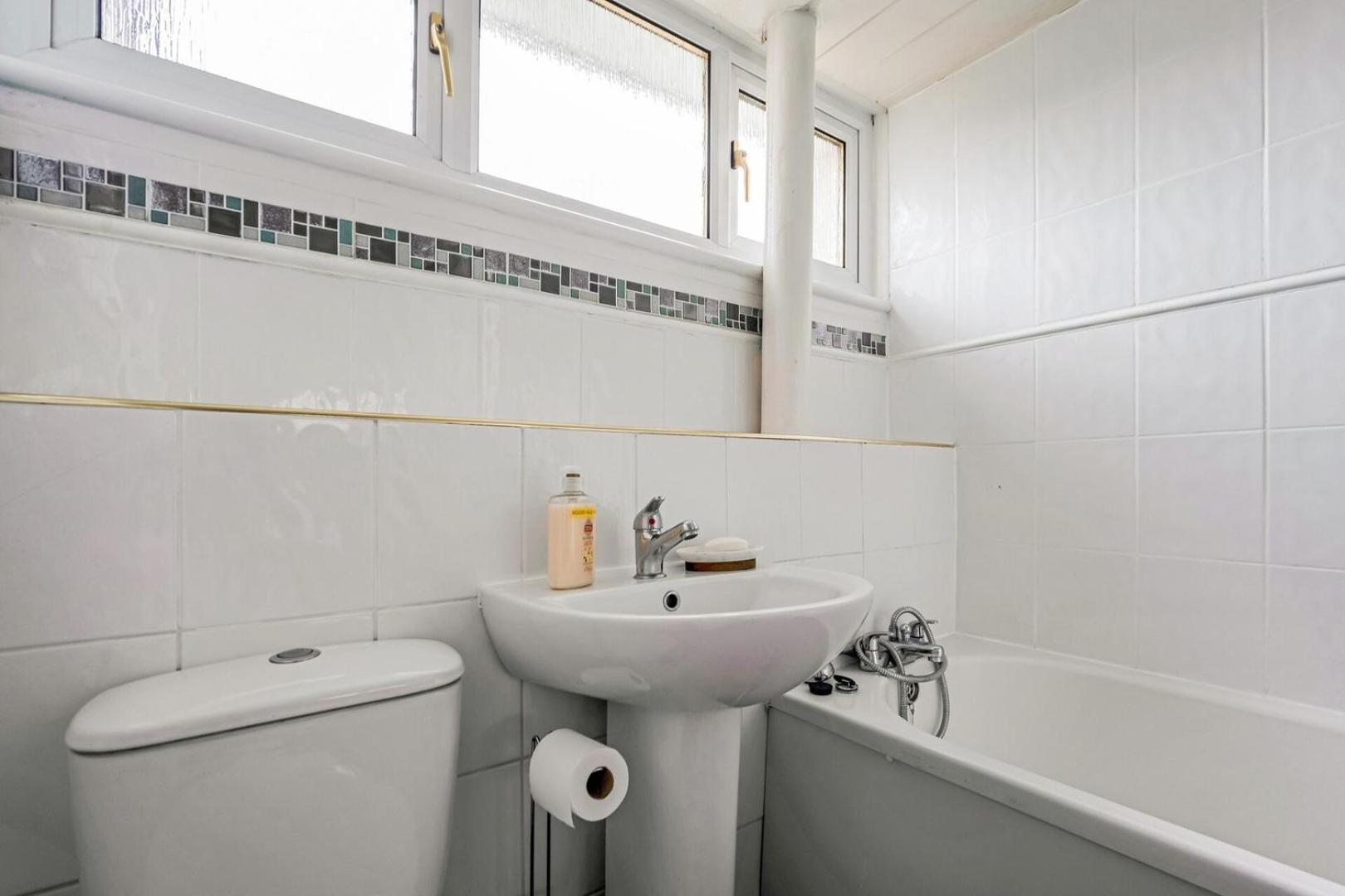 Centrally Situated 1 Bedroom House In Cumbernauld Exterior photo