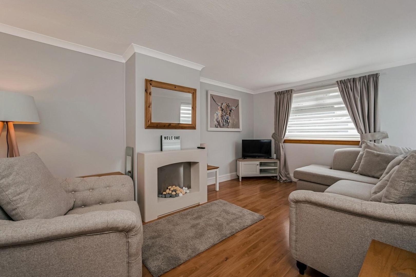 Centrally Situated 1 Bedroom House In Cumbernauld Exterior photo